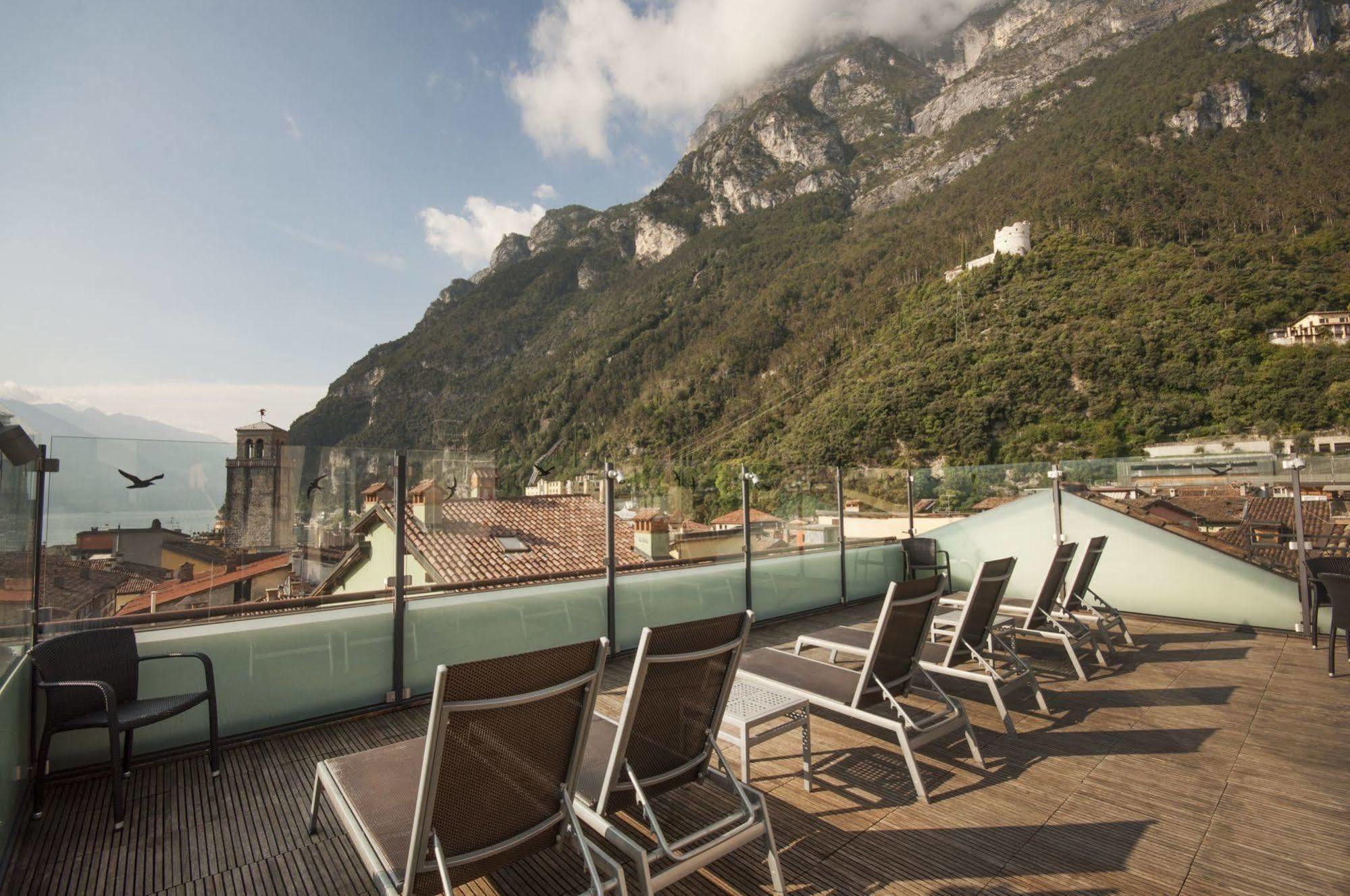 Hotel Antico Borgo Riva del Garda Exterior photo