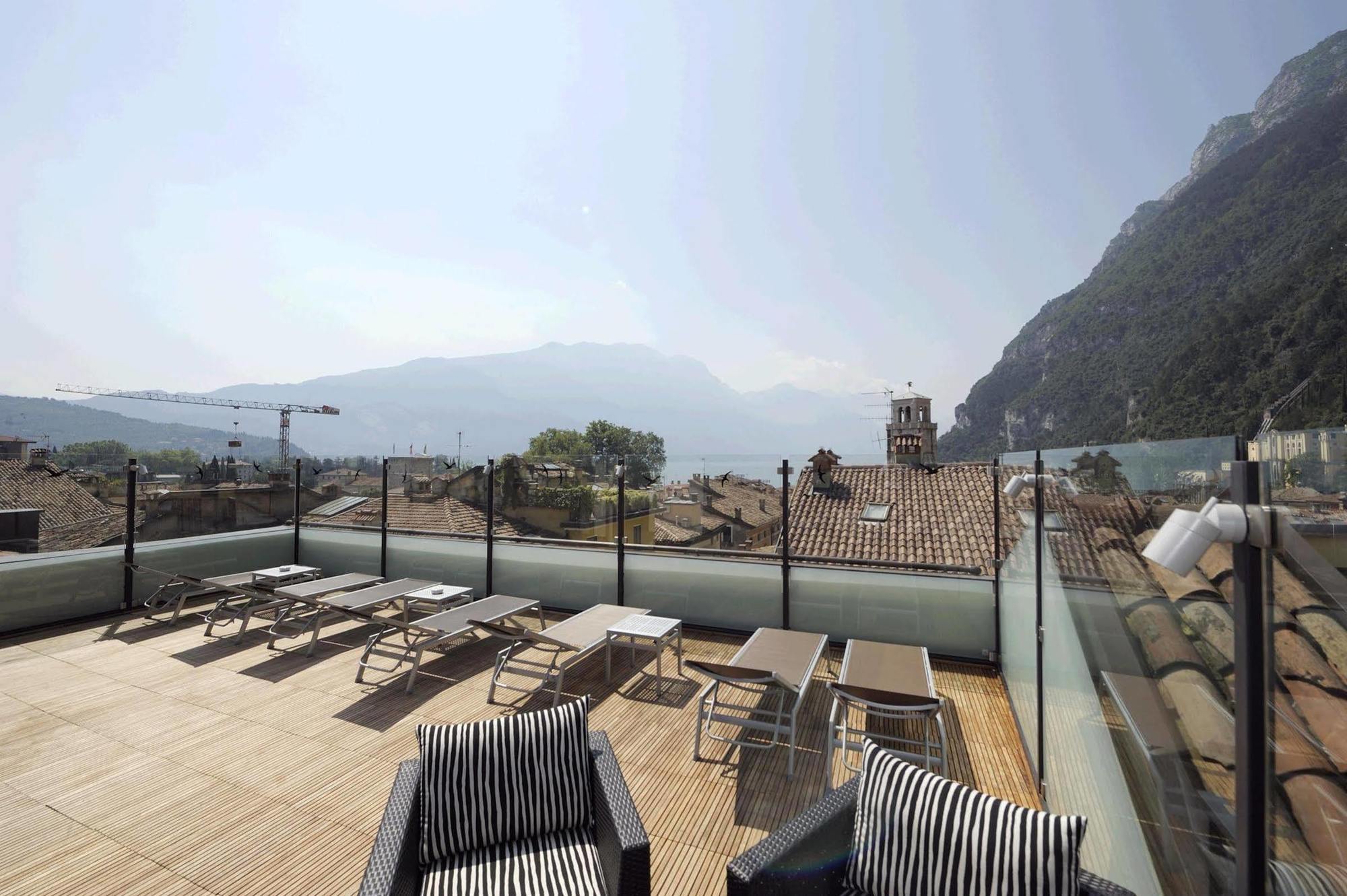 Hotel Antico Borgo Riva del Garda Exterior photo