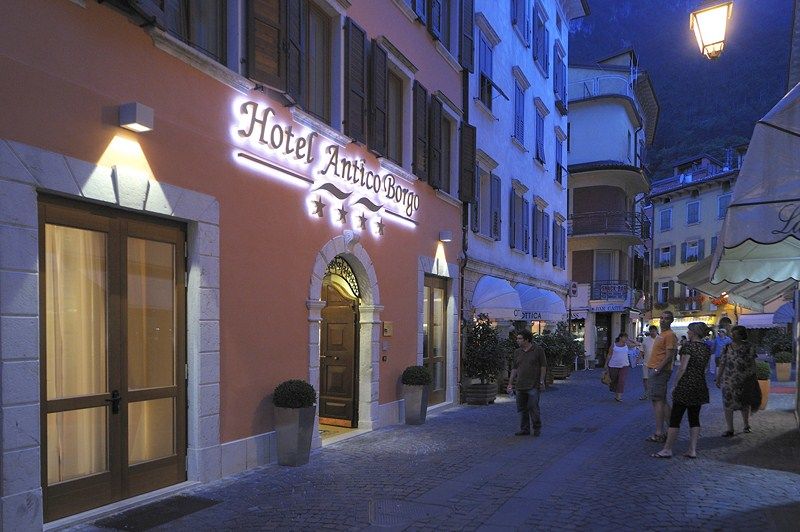 Hotel Antico Borgo Riva del Garda Exterior photo